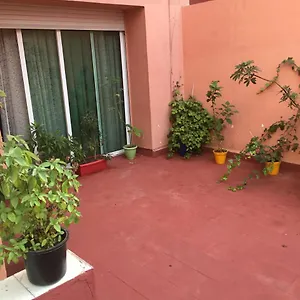 Guest house Located In A Quiet Area Near The Train Station